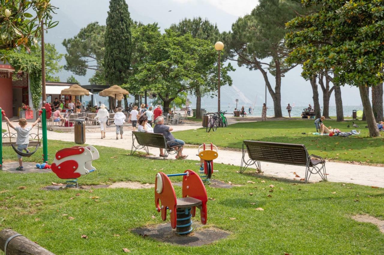 Appartamento Silvy Riva del Garda Exteriör bild