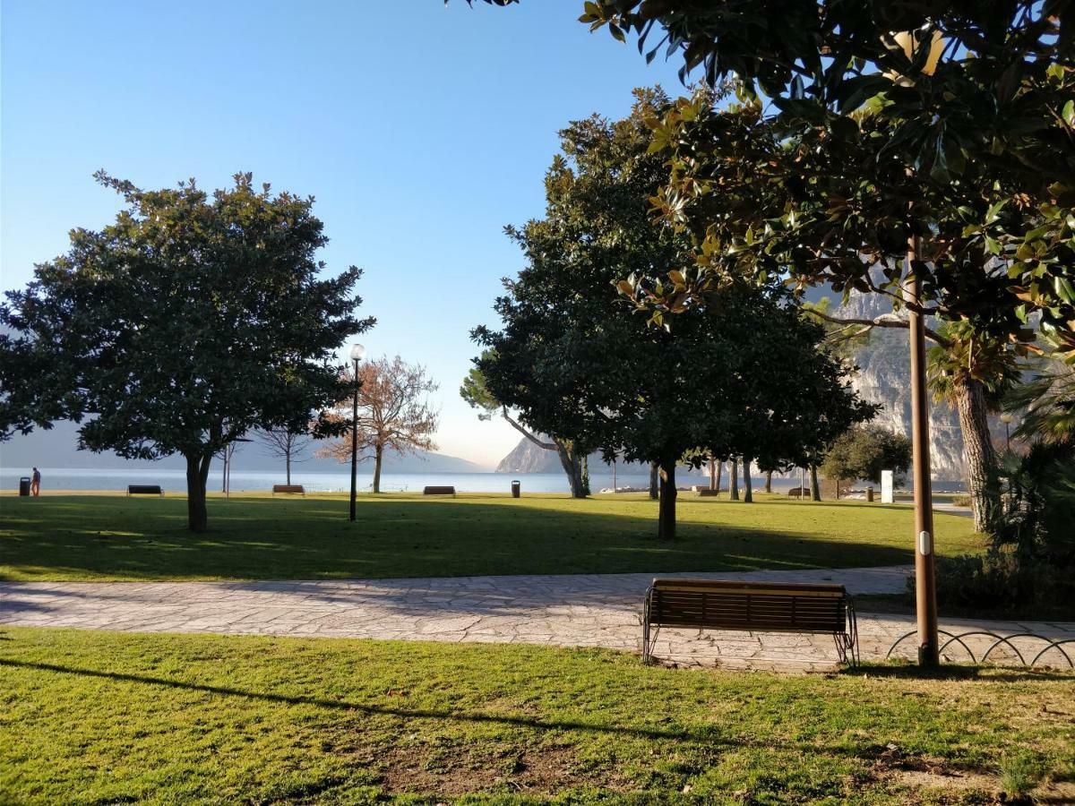 Appartamento Silvy Riva del Garda Exteriör bild